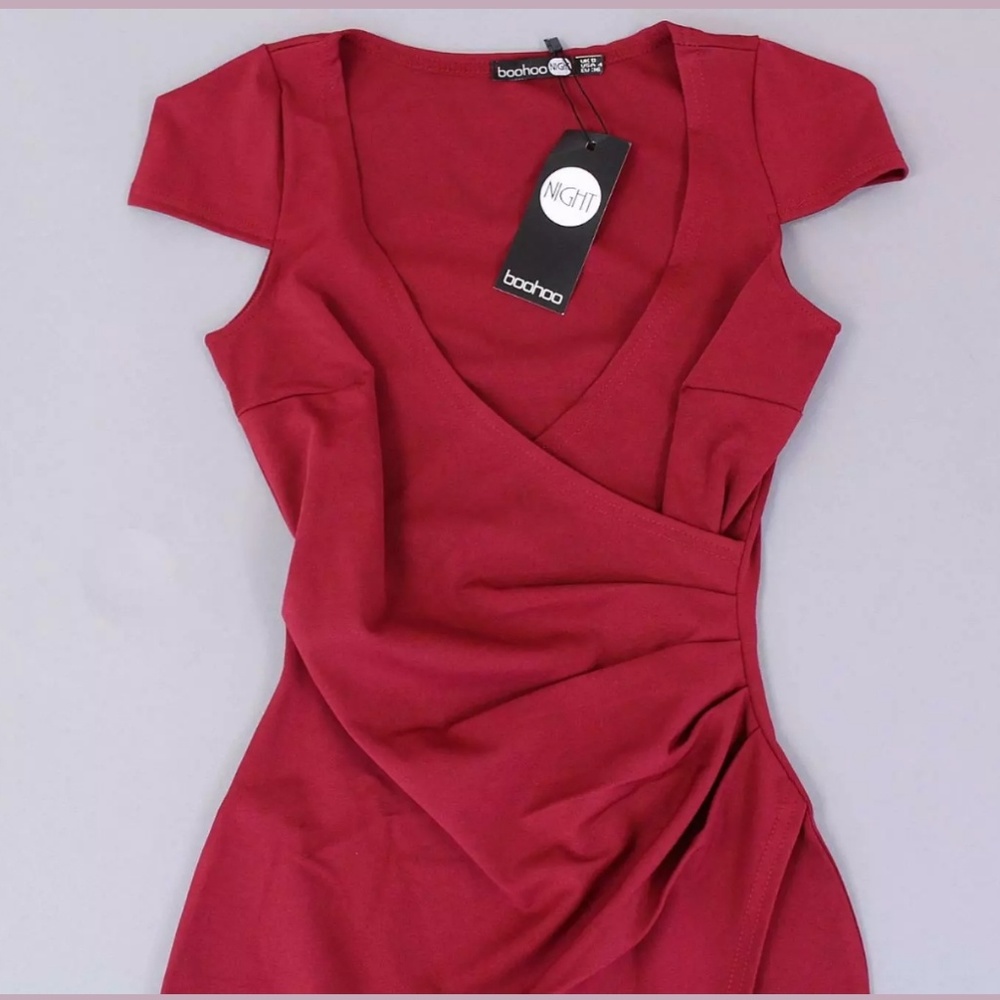 NWT BooHoo Meg Berry Dress Sz US 4 UK 8